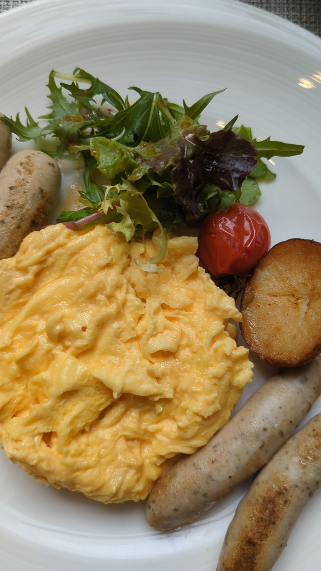 Brasserie Les Saveurs St. Regis, Singapore: Hotel Breakfast Review
