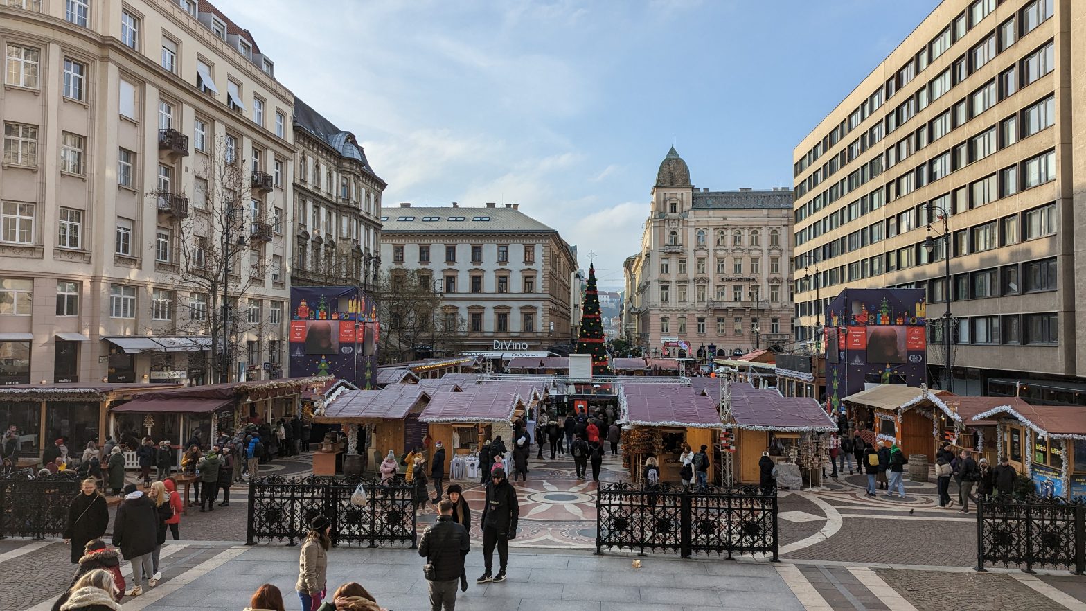 Experience the Magic of Christmas Markets in Vienna, Salzburg, and Budapest (2023)